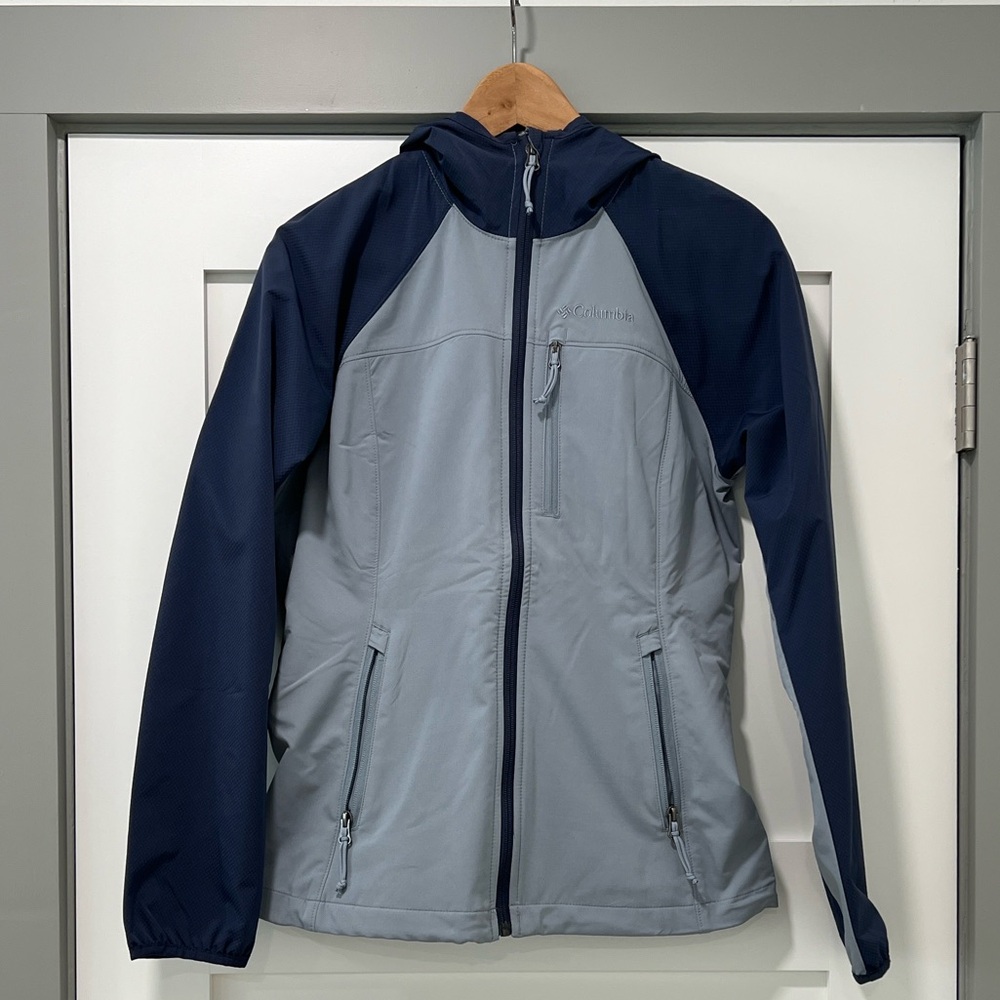 Columbia Women’s Lightweight Soft Shell Outdoor Jacket